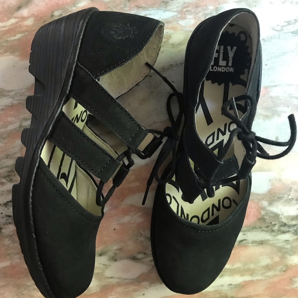 Fly London black leather platform shoe size 7